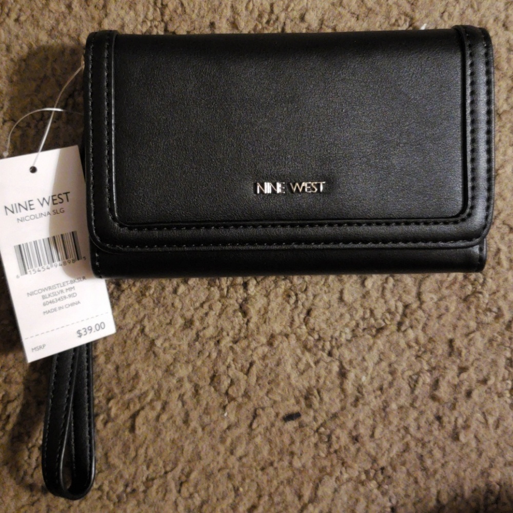 NWT Nine West wristlet